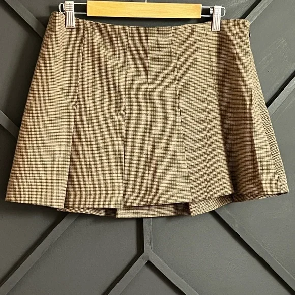 NWT Abercrombie & Fitch Tan Pleated A-Line Mini Skirt - Picture 2 of 2